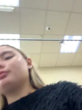 Snapshot of StephanieMur chatting on September 13, 6:02 am StephanieMur online show from September 13, 6:02 am