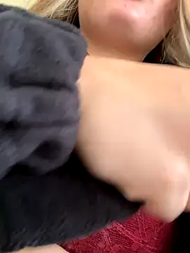 Snapshot of StephanieMur chatting on September 14, 4:55 am StephanieMur online show from September 14, 4:55 am