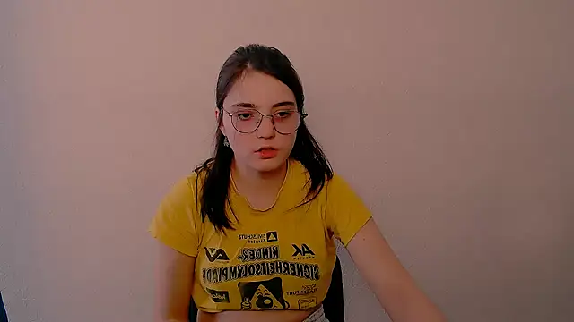Snapshot of Sun_Shine__ chatting on May 15, 1:07 pm Sun Shine online show from May 15, 1:07 pm