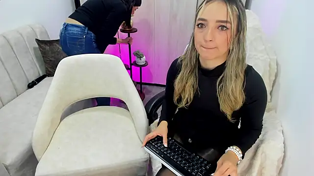 Miss Annye online show from November 1, 4:36 am