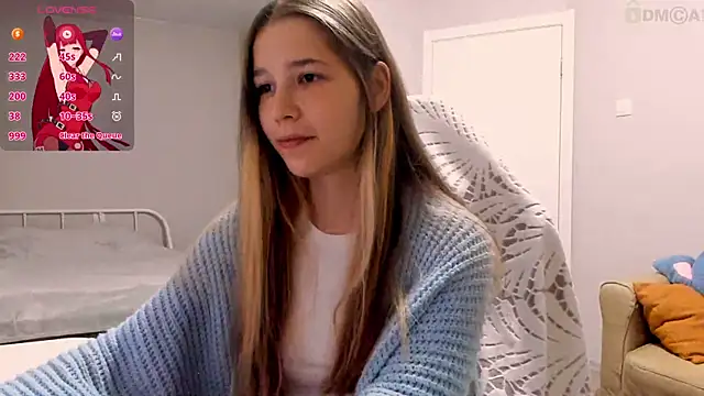 ValerieBubbles online show from October 12, 5:45 pm