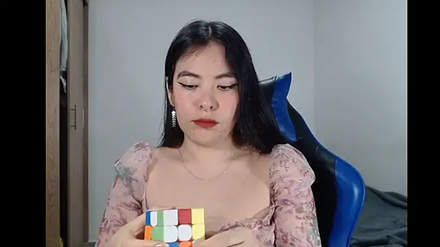 EloiseJun online show from February 14, 4:42 am