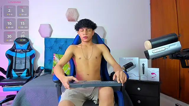 Snapshot of _taylor_black chatting on September 24, 9:07 pm taylor black online show from September 24, 9:07 pm