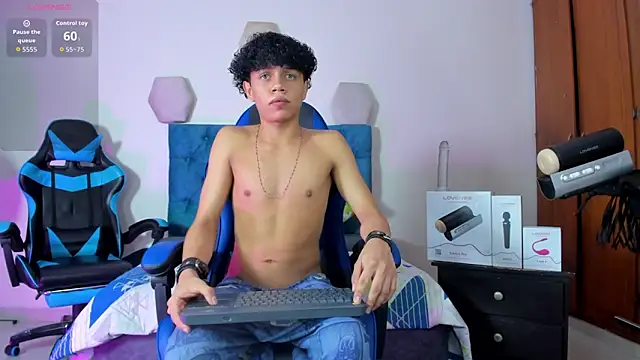 Snapshot of _taylor_black chatting on September 26, 2:10 pm taylor black online show from September 26, 2:10 pm