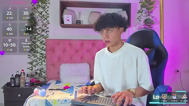 Snapshot of _taylor_black chatting on February 10, 8:13 pm taylor black online show from February 10, 8:13 pm