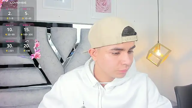 lianfox  online show from November 1, 1:02 pm