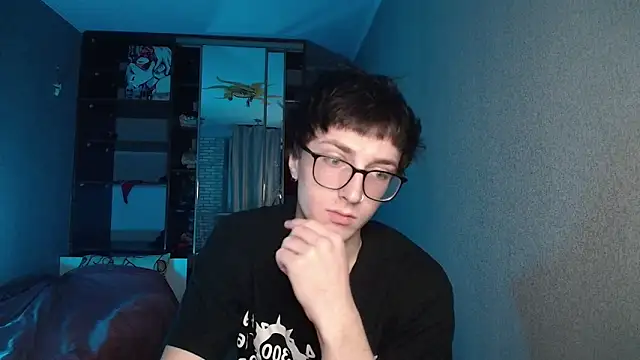 8goat online show from December 5, 3:04 am