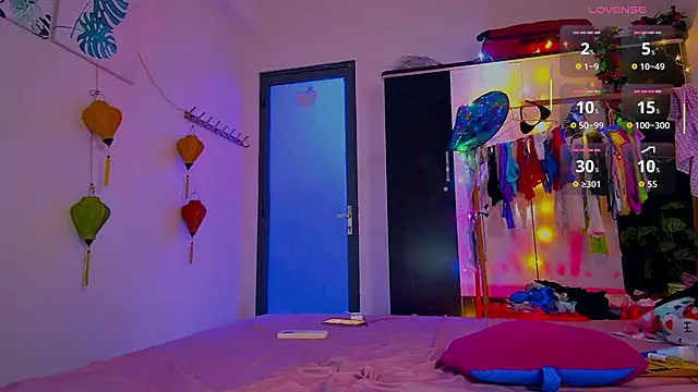 Snapshot of MatildaMuse chatting on February 27, 10:26 am MatildaMuse online show from February 27, 10:26 am