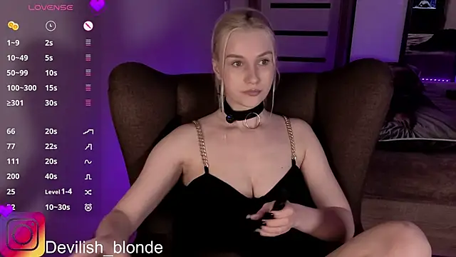 HitchcocianBlonde online show from May 22, 6:46 pm