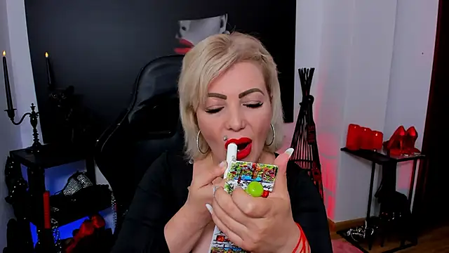 demisweet online show from March 19, 10:33 am