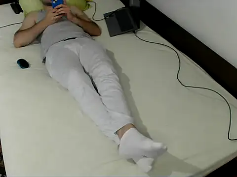 Snapshot of bul_boy chatting on April 19, 3:33 pm bul boy online show from April 19, 3:33 pm