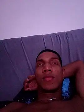 Snapshot of miguelmarcus chatting on February 25, 6:28 pm miguelmarcus online show from February 25, 6:28 pm