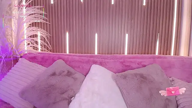 MylaDreams online show from October 4, 3:37 am