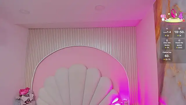 hinata dolly online show from April 15, 11:06 am