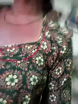 Snapshot of aunty_sumy chatting on September 19, 11:00 am aunty sumy online show from September 19, 11:00 am