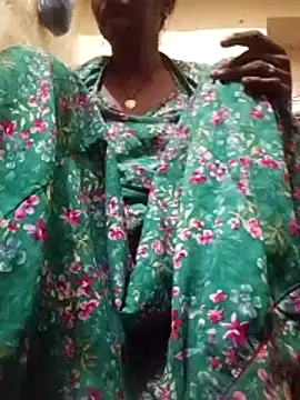 Snapshot of aunty_sumy chatting on October 25, 1:46 am aunty sumy online show from October 25, 1:46 am