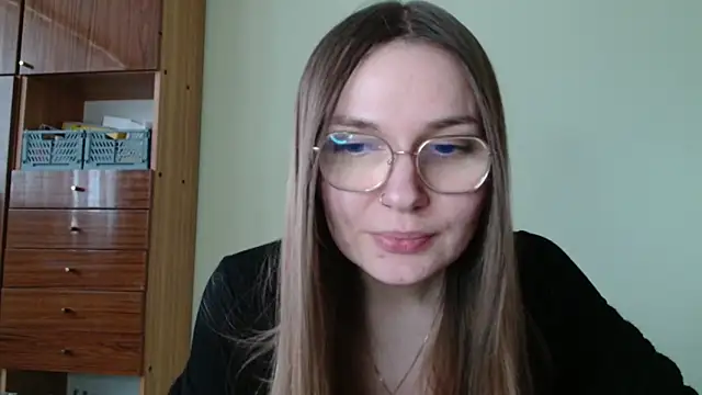 LooveELLYx online show from February 2, 2:27 pm