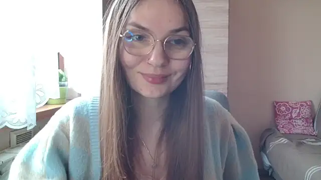 LooveELLYx online show from April 11, 6:18 am