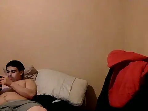 Snapshot of Cruzjr111 chatting on November 16, 2:39 am Cruzjr111 online show from November 16, 2:39 am