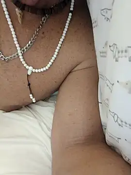 Snapshot of redonfire chatting on December 14, 2:17 am redonfire online show from December 14, 2:17 am