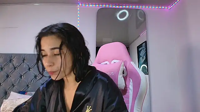 GraceWallace  online show from October 29, 11:50 pm