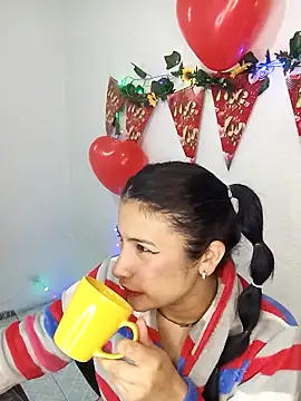 karinnahotdirty online show from February 14, 9:22 pm