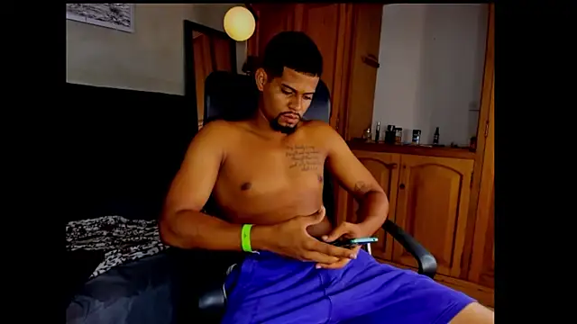 Snapshot of yurgaki_21 chatting on March 1, 4:20 pm yurgaki 21 online show from March 1, 4:20 pm