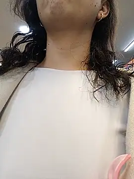 Snapshot of anntonella_watson chatting on May 15, 11:28 am anntonella watson online show from May 15, 11:28 am