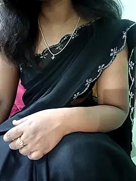 Snapshot of Laxmipriyatamil chatting on May 7, 10:26 pm Laxmipriyatamil online show from May 7, 10:26 pm