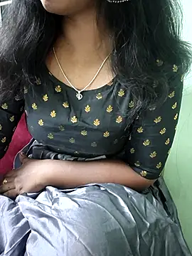 Snapshot of Laxmipriyatamil chatting on May 9, 11:32 pm Laxmipriyatamil online show from May 9, 11:32 pm