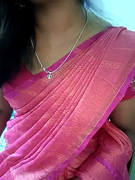 Snapshot of Laxmipriyatamil chatting on May 14, 12:06 am Laxmipriyatamil online show from May 14, 12:06 am