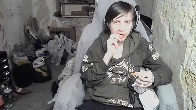 Snapshot of makarov1993 chatting on August 3, 10:54 am makarov1993 online show from August 3, 10:54 am