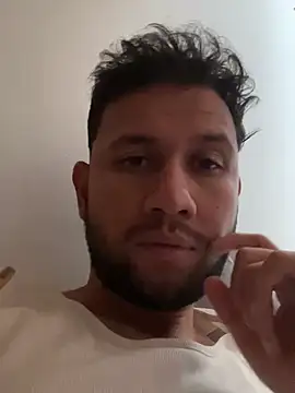 Snapshot of Michaell_Spinelly chatting on May 15, 3:52 pm Michaell Spinelly online show from May 15, 3:52 pm