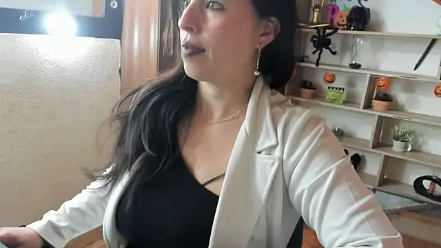 katherine blair online show from October 27, 1:15 pm