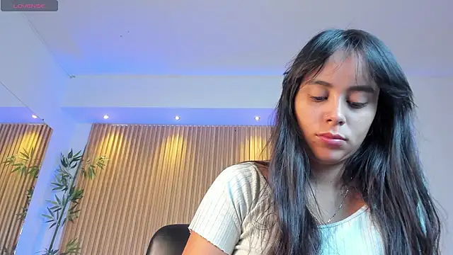 Snapshot of freyja_sweet_ chatting on October 13, 12:05 pm freyja sweet online show from October 13, 12:05 pm