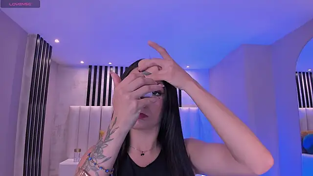 IsabellaMoreau online show from October 31, 7:26 pm