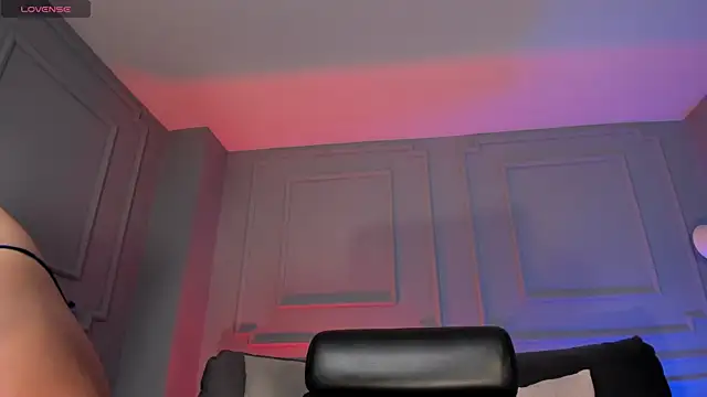 IsabellaMoreau online show from November 15, 7:10 pm