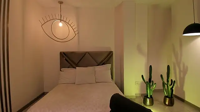 IsabellaMoreau online show from January 10, 7:59 pm