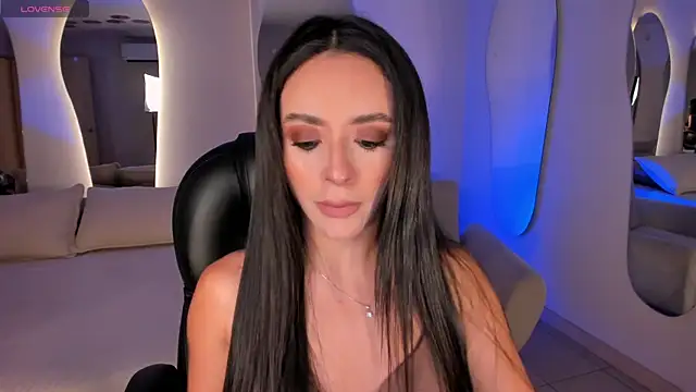 IsabellaMoreau online show from August 1, 8:08 pm