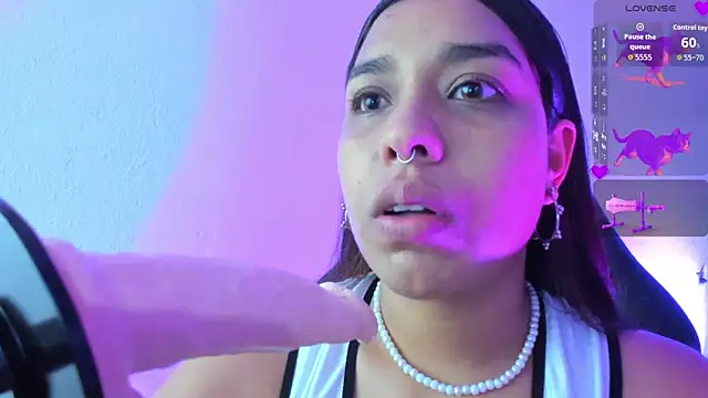 Snapshot of giselle_upp chatting on September 11, 12:55 am giselle upp online show from September 11, 12:55 am