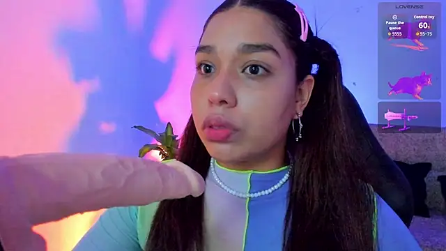 giselle upp online show from November 12, 4:24 am