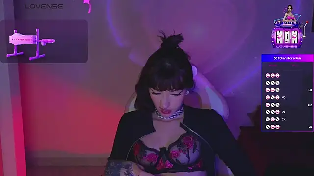 Snapshot of Moonlightt_21 chatting on April 25, 1:19 am Moonlightt 21 online show from April 25, 1:19 am
