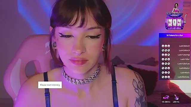 Snapshot of Moonlightt_21 chatting on May 17, 12:08 am Moonlightt 21 online show from May 17, 12:08 am