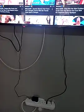 Snapshot of dickmancrazy chatting on April 8, 9:31 am dickmancrazy online show from April 8, 9:31 am