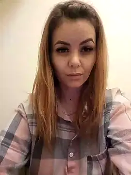 Snapshot of SeductiveMom chatting on December 9, 6:45 am SeductiveMom online show from December 9, 6:45 am