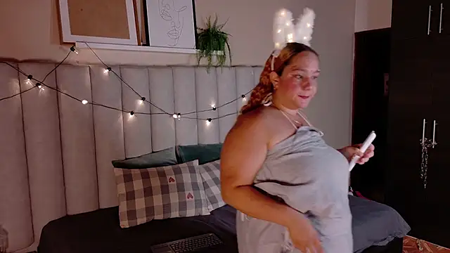 JenaCooper  online show from November 29, 1:30 am