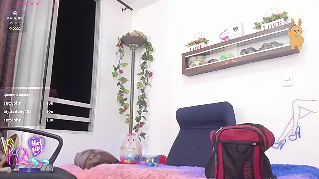 miaroberts69 online show from April 7, 12:00 am