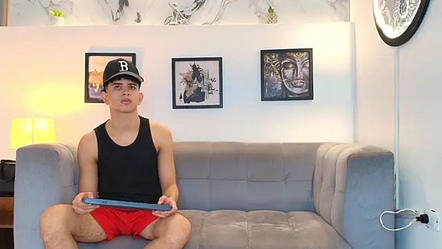 TWINKS FRIENDS online show from March 5, 1:18 pm