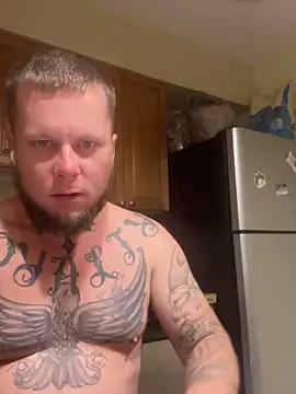 Snapshot of tattedpipeliner chatting on November 3, 4:47 am tattedpipeliner online show from November 3, 4:47 am