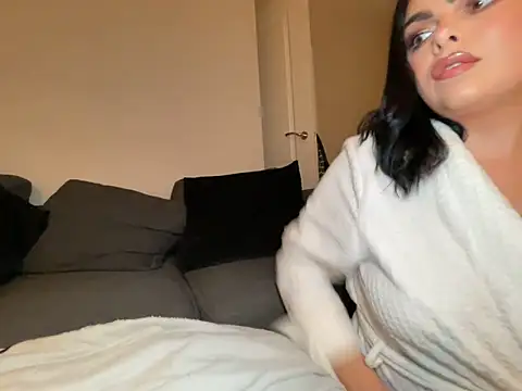 FrancescaXO online show from April 10, 8:13 pm